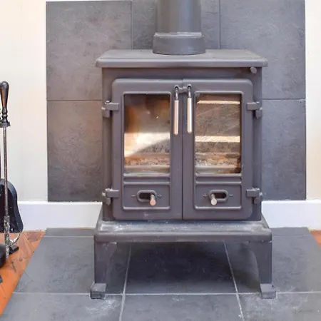 Holiday With Fireplace Ix Tatil Evi Céaucé